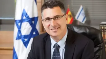 وزير الخارجية الإسرائيلي: الغالبية تدعم خطة الإفراج عن الأسرى