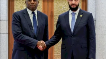 وزير الخارجية البريطاني يجتمع بالشرع