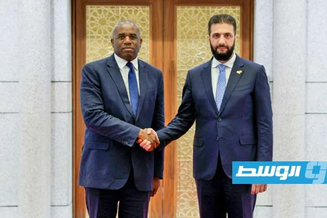 وزير الخارجية البريطاني يجتمع بالشرع في دمشق ويعلن عن حزمة مساعدات إضافية لسوريا