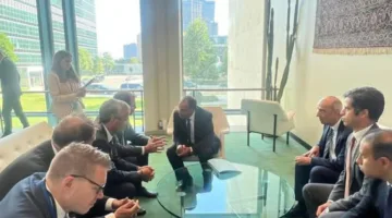 وزير الخارجية يبرز أهمية التعاون الدولي لحماية أرواح الشعب الفلسطيني