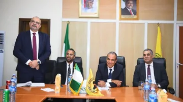 وزير الخارجية يتفقد مقر شركة المقاولون العرب في أبوجا