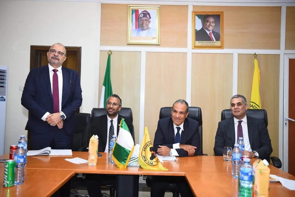 وزير الخارجية يتفقد مقر شركة المقاولون العرب في أبوجا