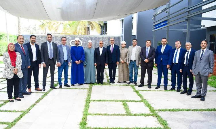 وزير الخارجية يثمن مساهمة الجالية المصرية في السنغال في تعزيز العلاقات بين البلدين