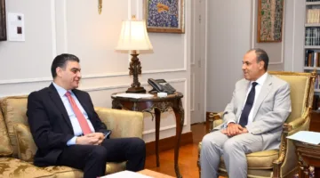 وزير الخارجية يجتمع برئيس هيئة الشراء الموحد لبحث سبل التعاون في قطاع الدواء
