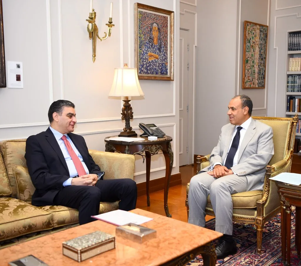 وزير الخارجية يجتمع برئيس هيئة الشراء الموحد لبحث سبل التعاون في قطاع الدواء وزير الخارجية يجتمع برئيس هيئة الشراء الموحد لبحث سبل التعاون في قطاع الدواء