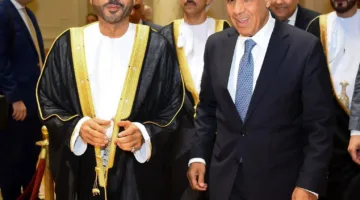 وزير الخارجية يستقبل نظيره العُماني ويشدد على أهمية تعزيز التكامل الاقتصادي بين الدولتين.