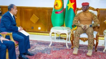 وزير الخارجية يسلّم رسالة مكتوبة من الرئيس السيسي إلى نظيره في بوركينا فاسو