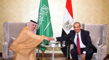 وزير الخارجية يعبر عن معارضته لأي محاولات غير مجدية للتأثير على العلاقات التاريخية مع السعودية.
