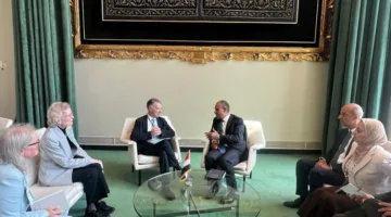 وزير الخارجية يلتقي زعماء مجموعة الحكماء المؤيدة للسلام