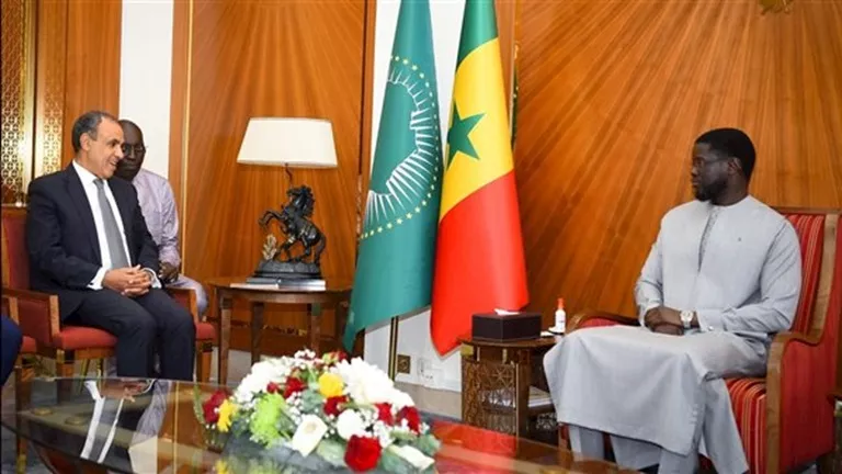 وزير الخارجية ينقل رسالة مكتوبة من الرئيس السيسي إلى وزير خارجية السنغال وزير الخارجية ينقل رسالة مكتوبة من الرئيس السيسي إلى وزير خارجية السنغال