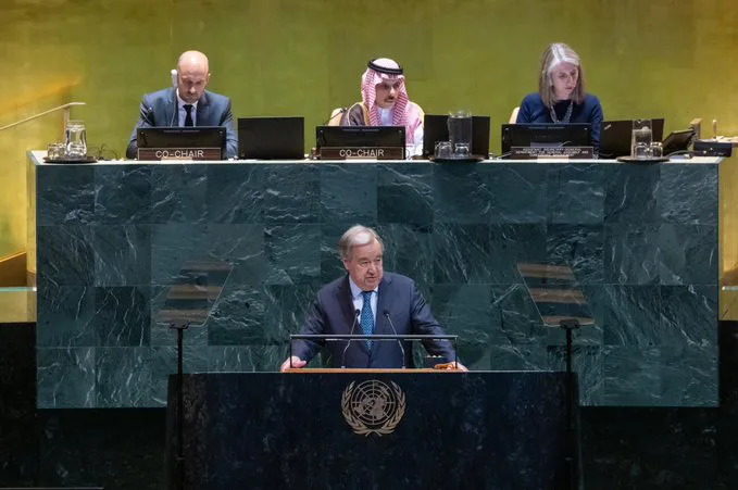 وزير الخارجية يوافق على نتائج مؤتمر حل الدولتين وزير الخارجية يوافق على نتائج مؤتمر حل الدولتين