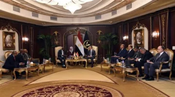 وزير الداخلية يلتقي نظيره من جمهورية القمر المتحدة لمناقشة أوجه التعاون المشترك