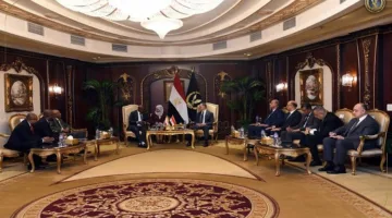 وزير الداخلية يناقش أوجه التعاون مع نظيره من جزر القمر