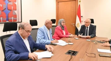 وزير الري يجتمع بعدد من نواب البرلمان لمبحث طلبات المواطنين
