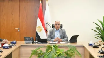 وزير الري يستعرض مستجدات مشروعات حماية السواحل المصرية