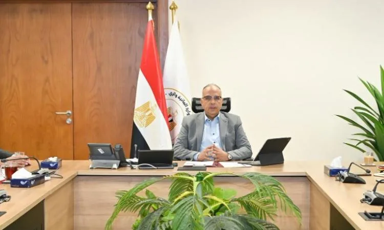 وزير الري يستعرض مستجدات مشروعات حماية السواحل المصرية وزير الري يستعرض مستجدات مشروعات حماية السواحل المصرية