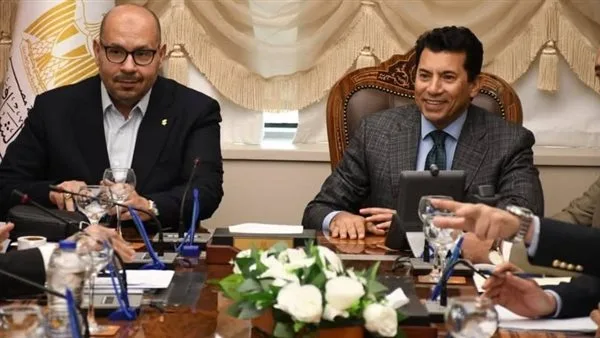 وزير الرياضة يبارك للمهندس ياسر إدريس بمناسبة تعيينه نائبًا لرئيس الاتحاد الدولي للرياضات المائية وزير الرياضة يبارك للمهندس ياسر إدريس بمناسبة تعيينه نائبًا لرئيس الاتحاد الدولي للرياضات المائية