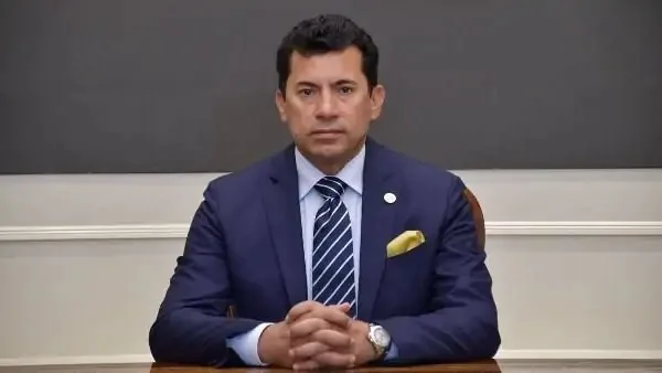 وزير الرياضة يحذر مروجي الشائعات وينفي وجود بند الثماني سنوات وزير الرياضة يحذر مروجي الشائعات وينفي وجود بند الثماني سنوات
