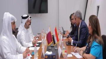 وزير السياحة يناقش مع رئيس هيئة قطر للسياحة طرق تعزيز التعاون بين الدولتين