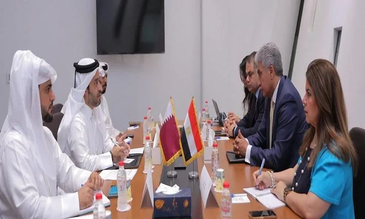 وزير السياحة يناقش مع رئيس هيئة قطر للسياحة طرق تعزيز التعاون بين الدولتين وزير السياحة يناقش مع رئيس هيئة قطر للسياحة طرق تعزيز التعاون بين الدولتين