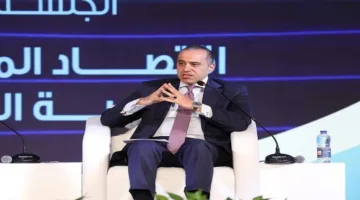 وزير الشؤون النيابية يبرز ضرورة تمكين الشباب لمواجهة فيض المعلومات المضللة