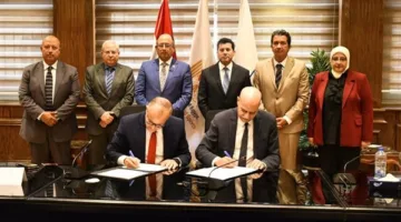 وزير الشباب ورئيس جامعة حلوان يشهدان توقيع اتفاق تعاون بين نادي جامعة حلوان وشركة المدن للخدمات الرياضية والشبابية.