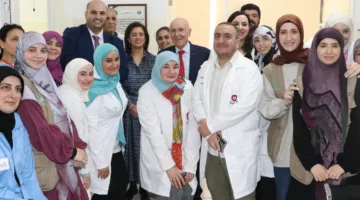 وزير الصحة: نحن ملتزمون بتوفير الخدمات الصحية لجميع اللبنانيين.