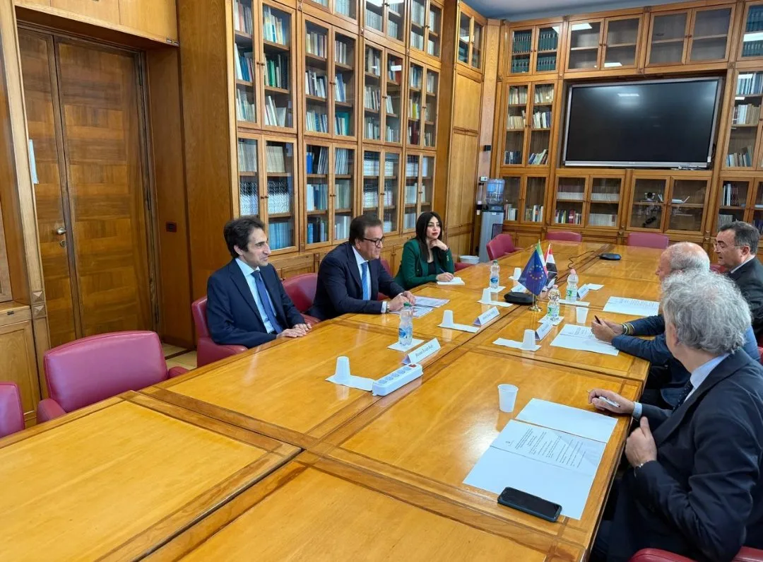 وزير الصحة يتباحث مع نظيره الإيطالي حول آفاق التعاون وزير الصحة يتباحث مع نظيره الإيطالي حول آفاق التعاون