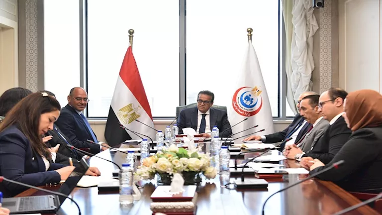 وزير الصحة يتناقش مع “جونسون آند جونسون” حول تأمين “نقص الأدوية” وزير الصحة يتناقش مع “جونسون آند جونسون” حول تأمين “نقص الأدوية”