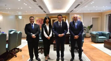 وزير الصحة يتناول سبل تعزيز التعاون مع شركة «جونسون آند جونسون» في مجال الرعاية الصحية