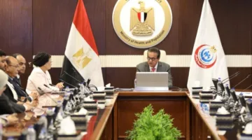 وزير الصحة يشارك في تسليم شهادات الدبلوم المهني لإدارة الأعمال