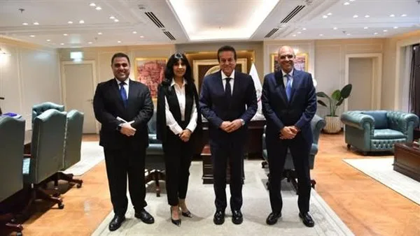 وزير الصحة يناقش مع وفد شركة «جونسون آند جونسون» فرص تعزيز التعاون في المجال الصحي وزير الصحة يناقش مع وفد شركة «جونسون آند جونسون» فرص تعزيز التعاون في المجال الصحي
