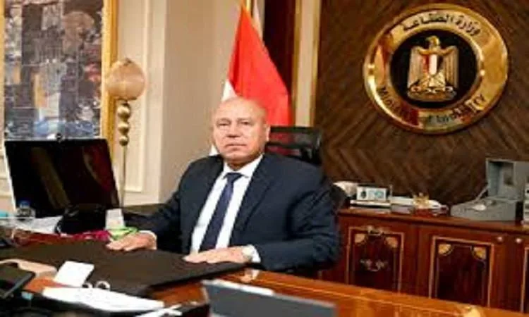 وزير الصناعة يوافق على استقبال مجموعة جديدة من الطلاب للانضمام إلى “برنامج التلمذة الصناعية” وزير الصناعة يوافق على استقبال مجموعة جديدة من الطلاب للانضمام إلى “برنامج التلمذة الصناعية”