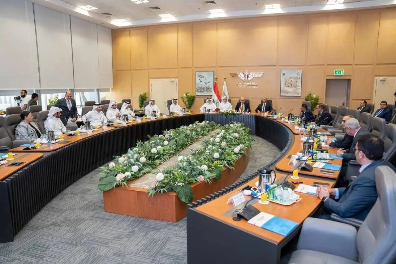 وزير الطيران المدني يلتقي وفدًا من قطر ويكشف عن مبادرة تعاون لتحديث المسارات الجوية وزير الطيران المدني يلتقي وفدًا من قطر ويكشف عن مبادرة تعاون لتحديث المسارات الجوية