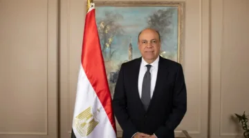 وزير الطيران المدني يهنئ موظفي القطاع بمناسبة ذكرى ثورة 30 يونيو ويثني على جهودهم