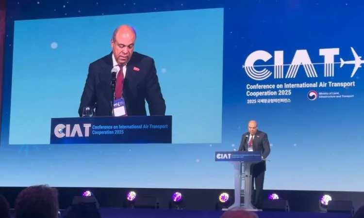 وزير الطيران يشارك في فعاليات مؤتمر “CIAT 2025” في كوريا الجنوبية وزير الطيران يشارك في فعاليات مؤتمر “CIAT 2025” في كوريا الجنوبية
