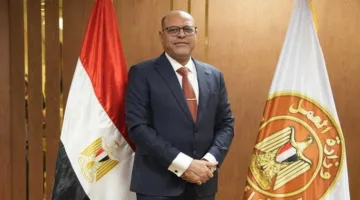 وزير العمل يعلن عن توفير 178 وظيفة جديدة في الإمارات