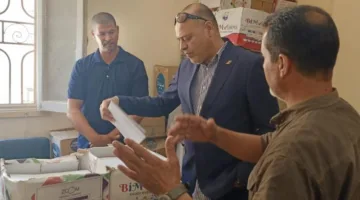 وزير العمل يقوم بجولة مفاجئة في مكاتب العمل في الضبعة والعلمين
