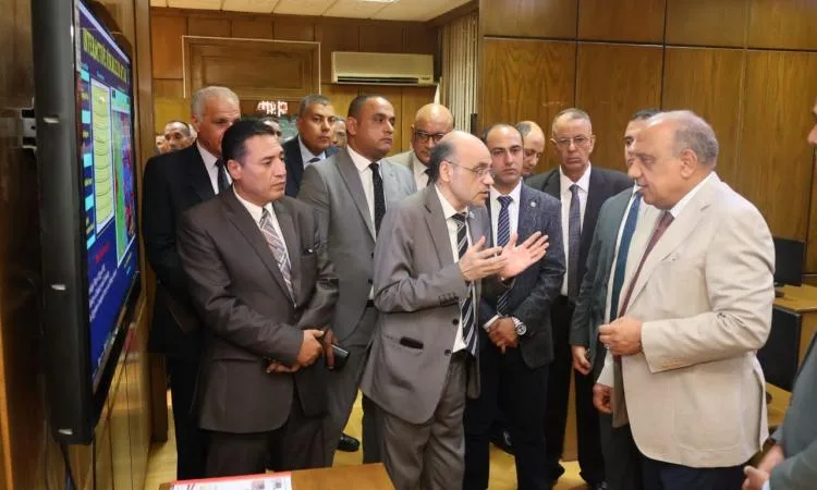 وزير الكهرباء يزور هيئة المواد النووية ويستعرض المشاريع الجارية