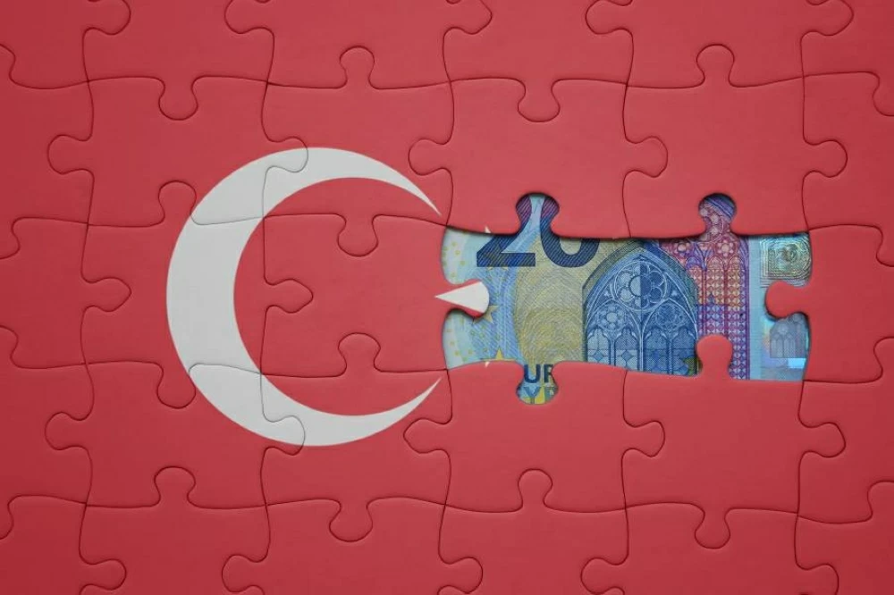 وزير المالية التركي: الاقتصاد يستأنف نموه بعد التوترات في مارس وزير المالية التركي: الاقتصاد يستأنف نموه بعد التوترات في مارس