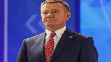 وزير النقل الروسي يُقدم على إنهاء حياته بعد إبعاده المفاجئ عن منصبه