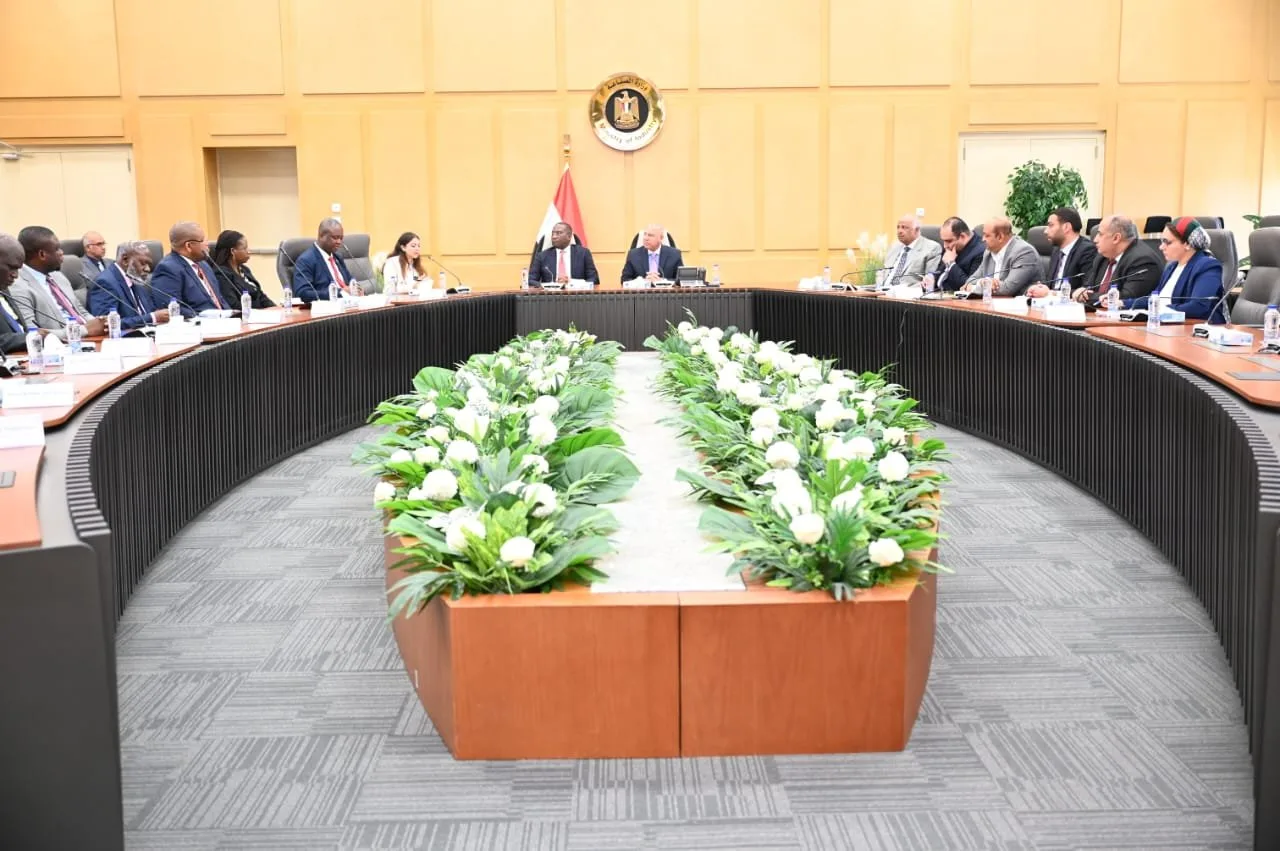 وزير النقل: الشركات المصرية تتمتع بخبرات وإمكانات قوية في تنفيذ المشاريع داخل مصر وخارجها