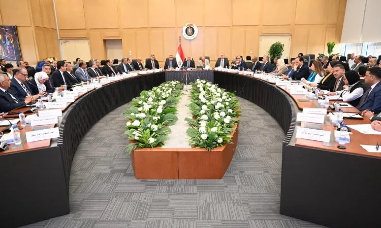 وزير النقل يقود الاجتماع السابع والعشرين للمجموعة الوزارية المعنية بالتنمية الصناعية