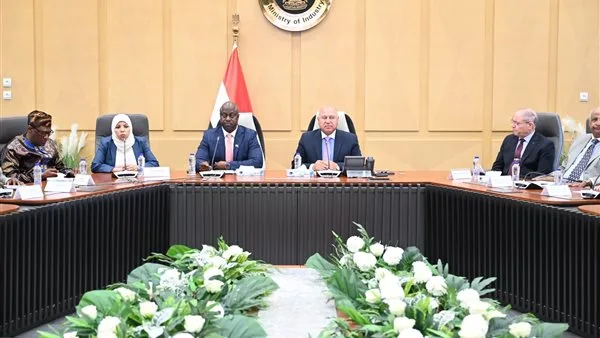 وزير النقل يلتقي نظيره في سيراليون لمناقشة التعاون في مجالات النقل المتنوعة وزير النقل يلتقي نظيره في سيراليون لمناقشة التعاون في مجالات النقل المتنوعة
