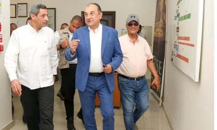 وزير قطاع الأعمال يسلط الضوء على خطوات إعادة تشغيل مصنع الأنود الكربوني في السخنة وزير قطاع الأعمال يسلط الضوء على خطوات إعادة تشغيل مصنع الأنود الكربوني في السخنة