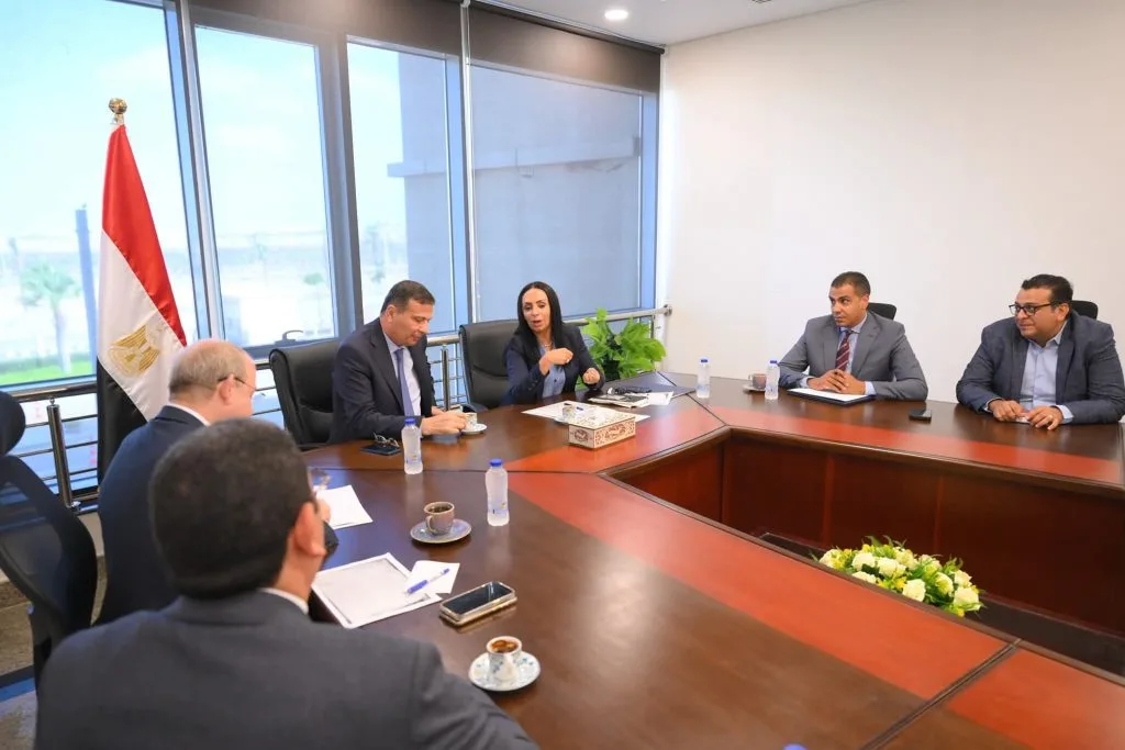 وزيرا التضامن والزراعة يناقشان التعاون لإقامة معرض دائم لـ”ديارنا” لتعزيز ودعم المرأة الريفية اقتصادياً وزيرا التضامن والزراعة يناقشان التعاون لإقامة معرض دائم لـ”ديارنا” لتعزيز ودعم المرأة الريفية اقتصادياً