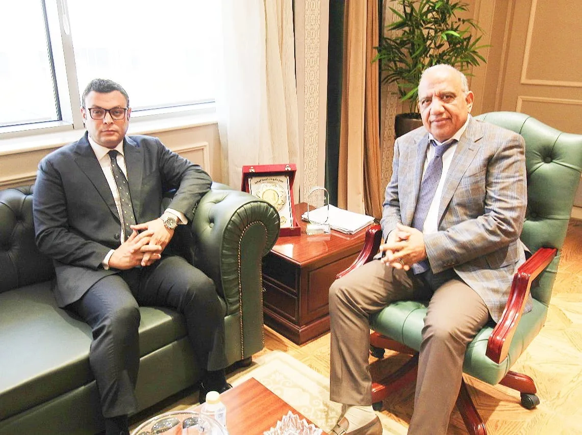 وزيرا الكهرباء والإسكان يستعرضان سبل تعزيز التعاون في مشاريع الطاقة المتجددة وزيرا الكهرباء والإسكان يستعرضان سبل تعزيز التعاون في مشاريع الطاقة المتجددة