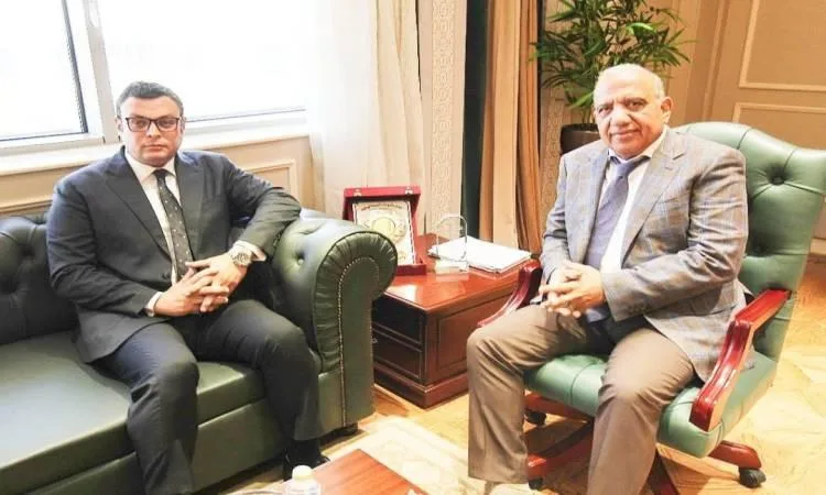 وزيرا الكهرباء والإسكان يناقشان سبل تعزيز التعاون في مشاريع الطاقة النظيفة وزيرا الكهرباء والإسكان يناقشان سبل تعزيز التعاون في مشاريع الطاقة النظيفة
