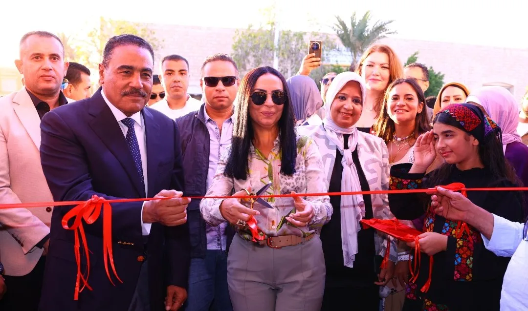 وزيرة التضامن تدشّن نشاطات معرض “ديارنا للحرف اليدوية والتراثية” في الساحل الشمالي وزيرة التضامن تدشّن نشاطات معرض “ديارنا للحرف اليدوية والتراثية” في الساحل الشمالي