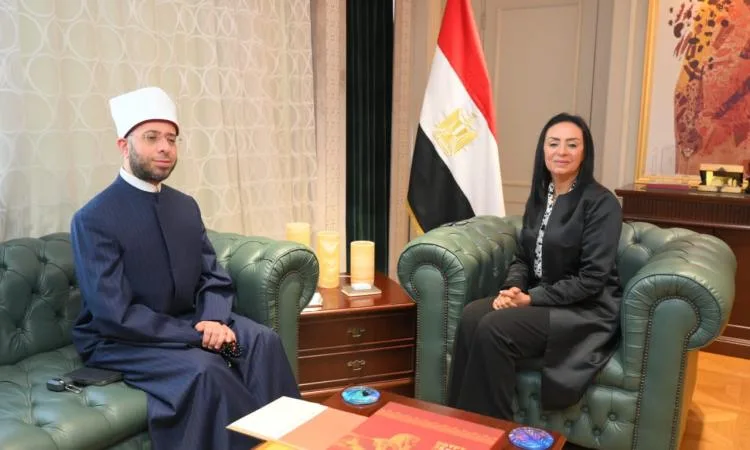 وزيرتا التضامن والأوقاف يستعرضان آفاق التعاون لتعزيز برامج الحماية الاجتماعية وزيرتا التضامن والأوقاف يستعرضان آفاق التعاون لتعزيز برامج الحماية الاجتماعية